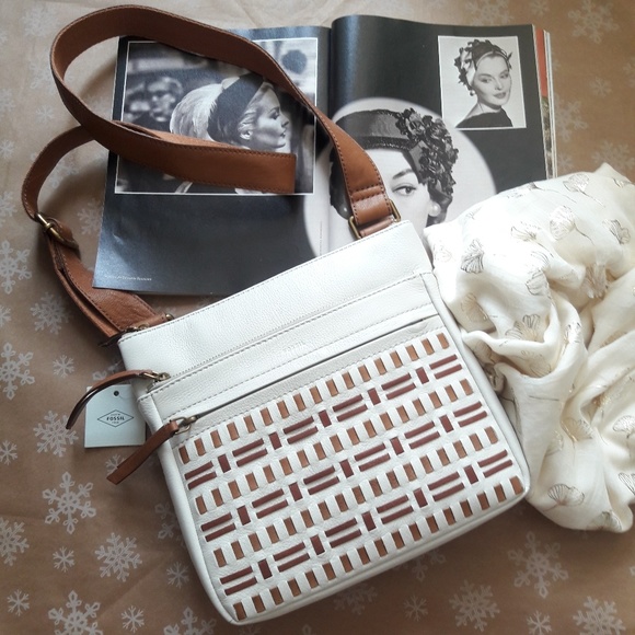 Fossil Handbags - NWT FOSSIL LEATHER CROSSBODY MESSENGER BAG PURSE